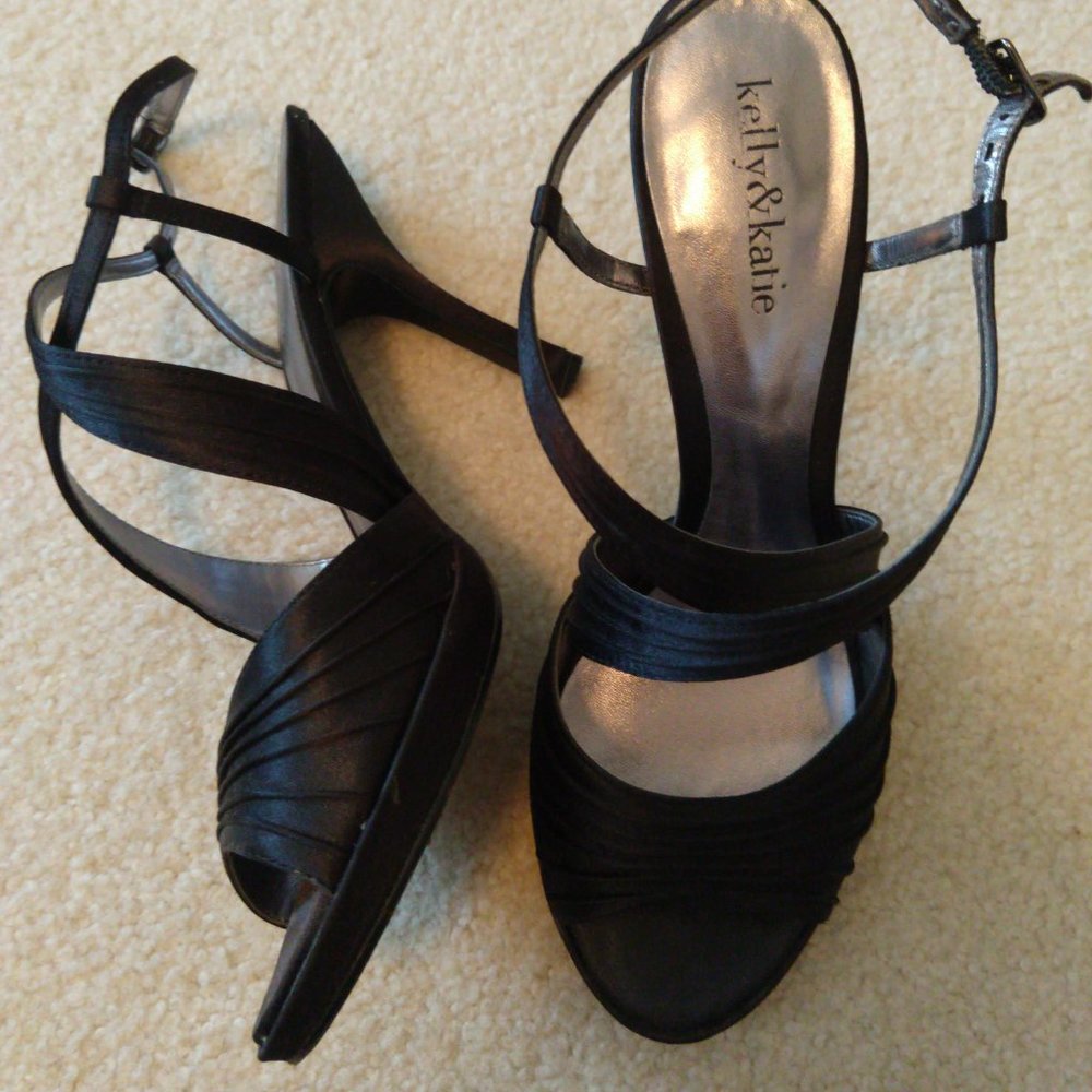 Kelly & Katie strappy black dress sandals size 7.5